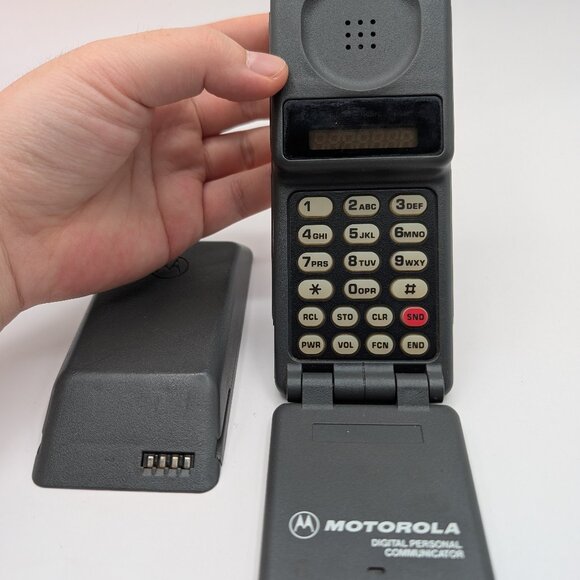 Vintage 1990’s Motorola Digital Personal Communicator Flip Phone Mobile - PARTS - Picture 2 of 4